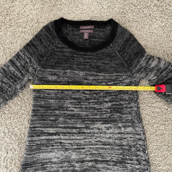 Women's Saffron Black and Gray Cashmere Sweater- Medium - Picture 8 of 10